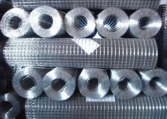 الساخنة الزنك المجلفن الملحومة شبكة الأسلاك لفة 2.0-4.0mm لبناء البناء